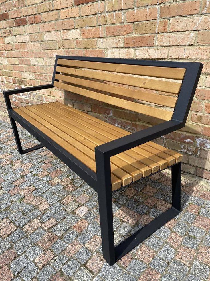 Лавочка с парящей спинкой